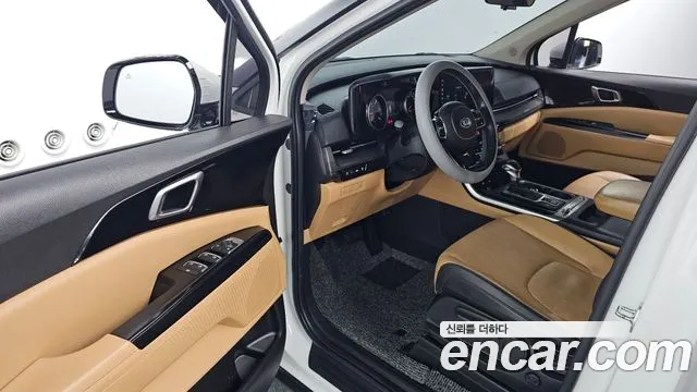 Kia Carnival — фото 10