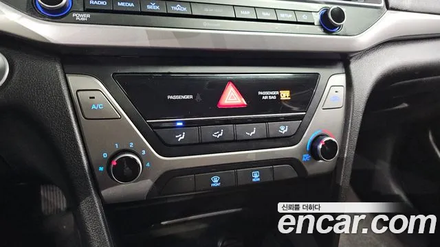 Hyundai Avante — фото 16