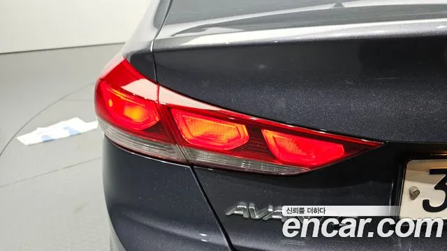 Hyundai Avante — фото 23