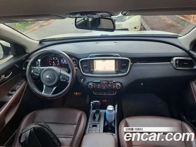 Kia Sorento — фото 17