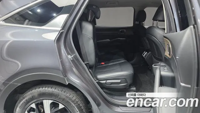 Kia Sorento — фото 11