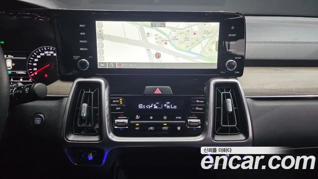 Kia Sorento — фото 13