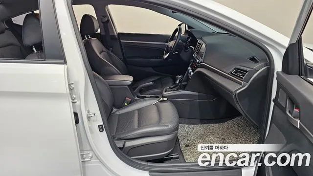 Hyundai Avante — фото 11