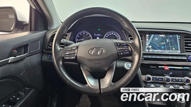 Hyundai Avante — фото 13