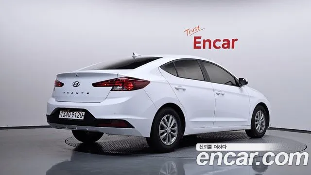Hyundai Avante — фото 2