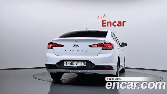 Hyundai Avante — фото 4
