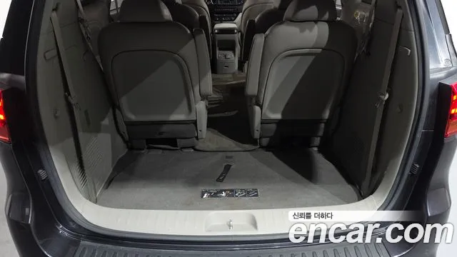 Kia Carnival — фото 17