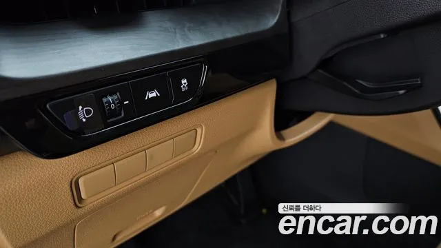 Kia Carnival — фото 17