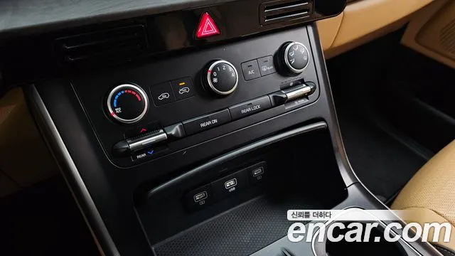 Kia Carnival — фото 28