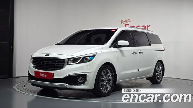 Kia Carnival — фото 1