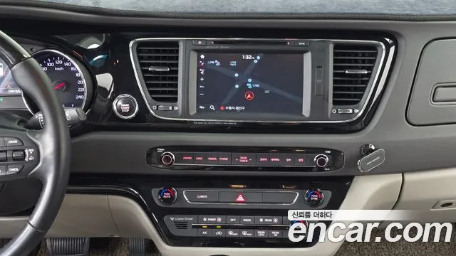 Kia Carnival — фото 12