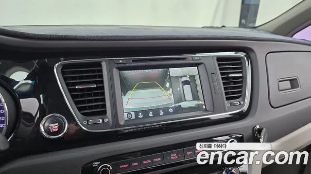 Kia Carnival — фото 15