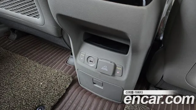 Kia Carnival — фото 34