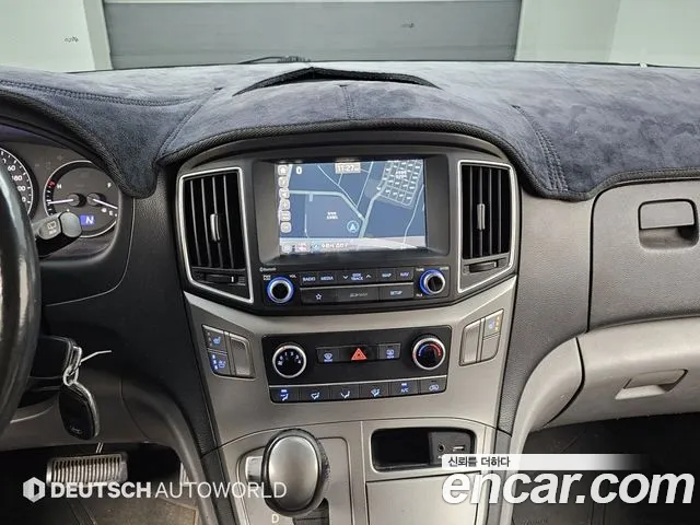Hyundai Starex — фото 14