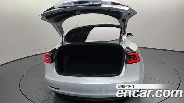 Tesla Model 3 — фото 34