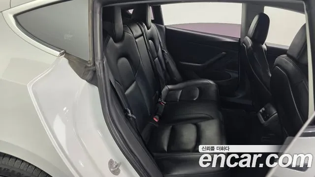 Tesla Model 3 — фото 10
