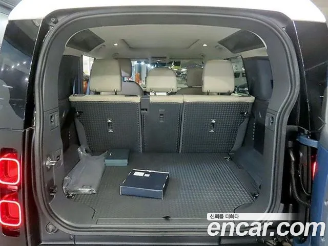 Land Rover Defender — фото 16