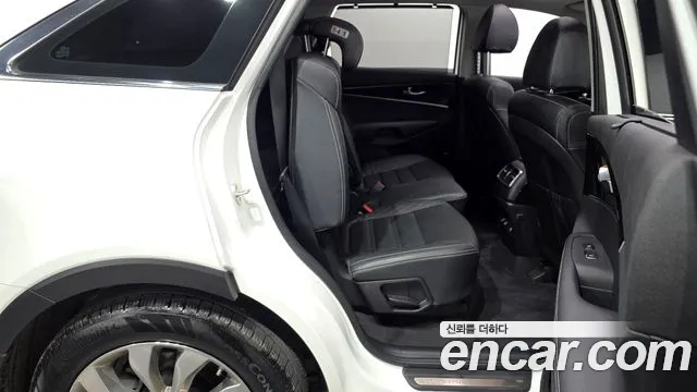Kia Sorento — фото 11