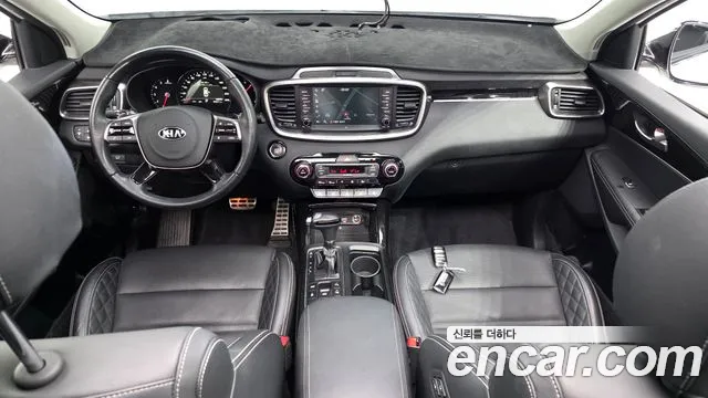 Kia Sorento — фото 7