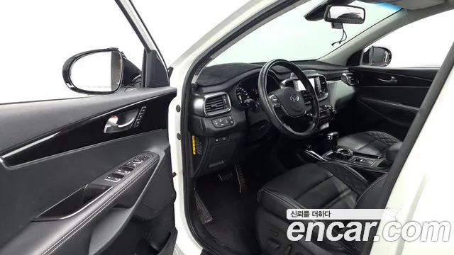 Kia Sorento — фото 10