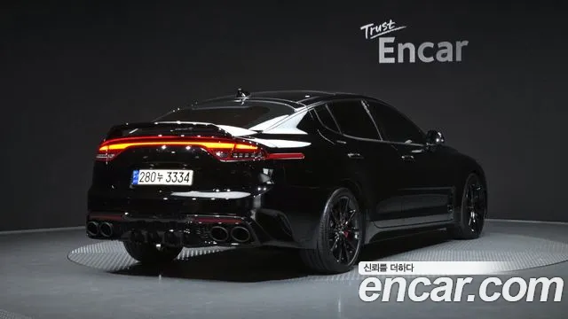 Kia Stinger — фото 1