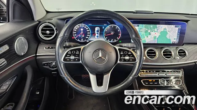 Mercedes-Benz E-Class — фото 13