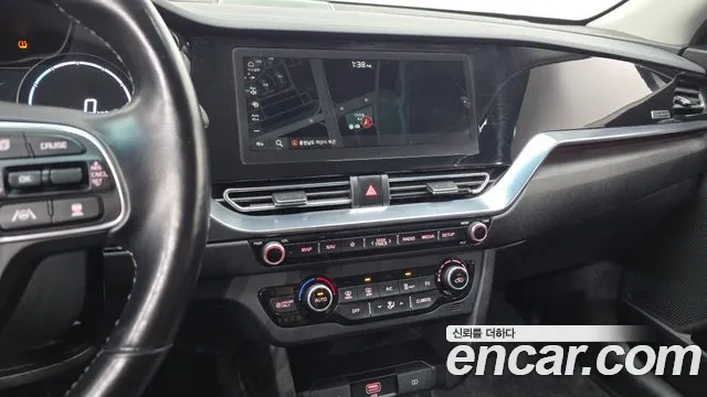 Kia Niro — фото 12