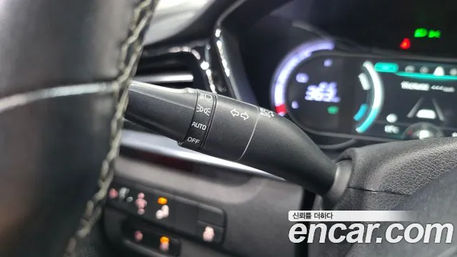 Kia Niro — фото 30
