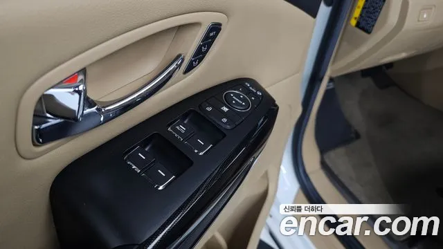 Kia Carnival — фото 27
