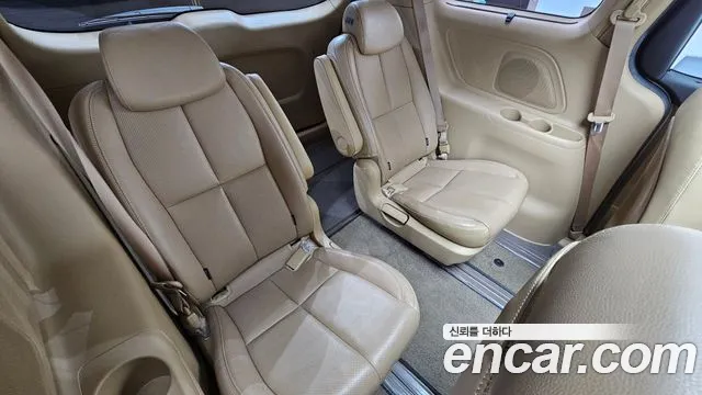 Kia Carnival — фото 35