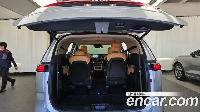 Kia Carnival — фото 20