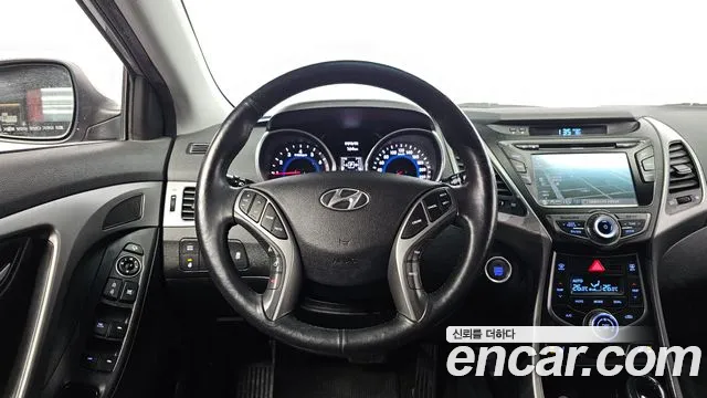 Hyundai Avante — фото 11