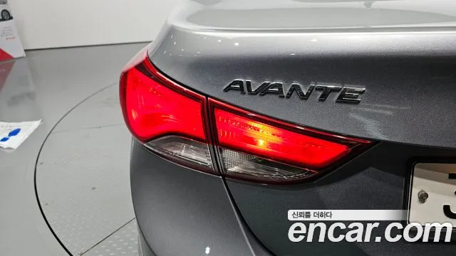 Hyundai Avante — фото 23