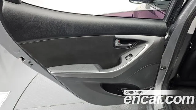 Hyundai Avante — фото 25