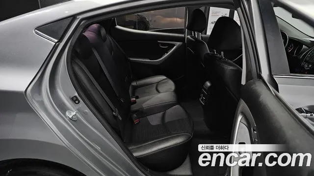 Hyundai Avante — фото 26