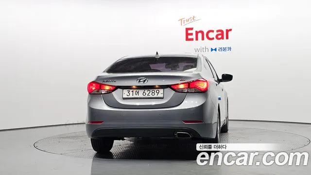 Hyundai Avante — фото 3