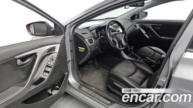 Hyundai Avante — фото 10