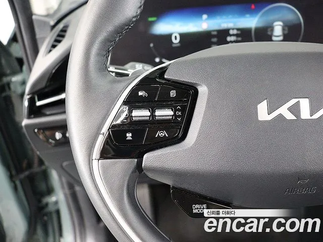 Kia Niro — фото 16