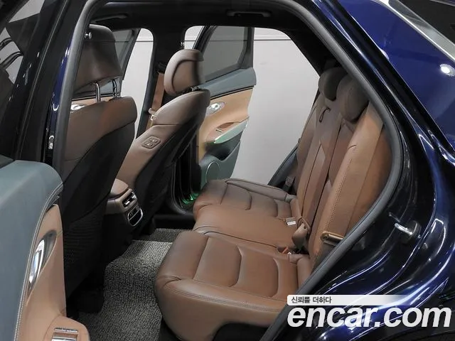 Genesis GV70 — фото 20
