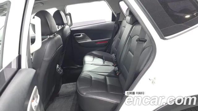 Kia Niro — фото 12