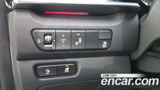 Kia Niro — фото 19