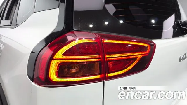 Kia Niro — фото 23