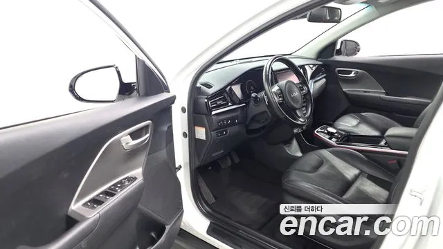 Kia Niro — фото 10