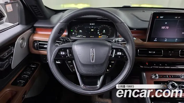 Lincoln Aviator — фото 13