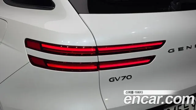 Genesis GV70 — фото 23