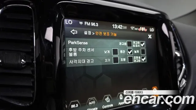 Jeep Compass — фото 18
