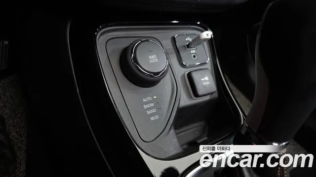 Jeep Compass — фото 27