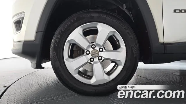 Jeep Compass — фото 4
