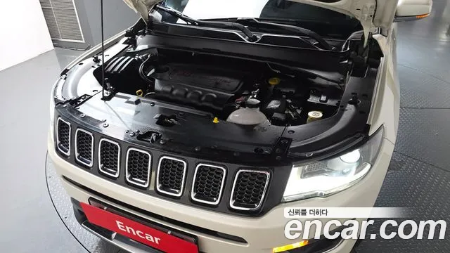 Jeep Compass — фото 5