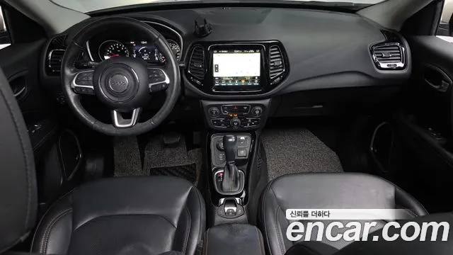 Jeep Compass — фото 6